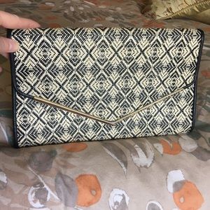 Woven Black & Tan Clutch wGold Chain